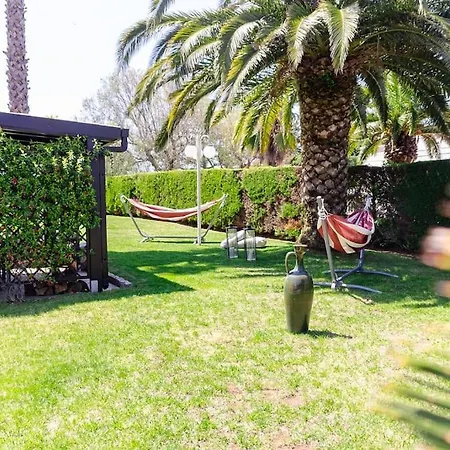 Beatrice: Regal With Wide Garden בית נופש