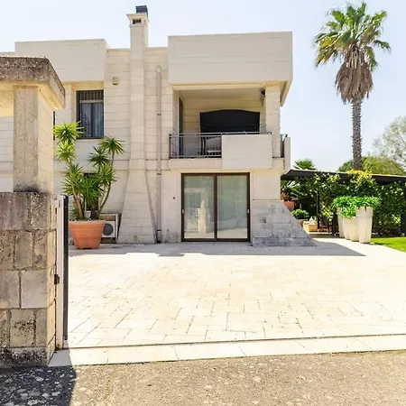 Feriehus Beatrice: Regal With Wide Garden Ostuni